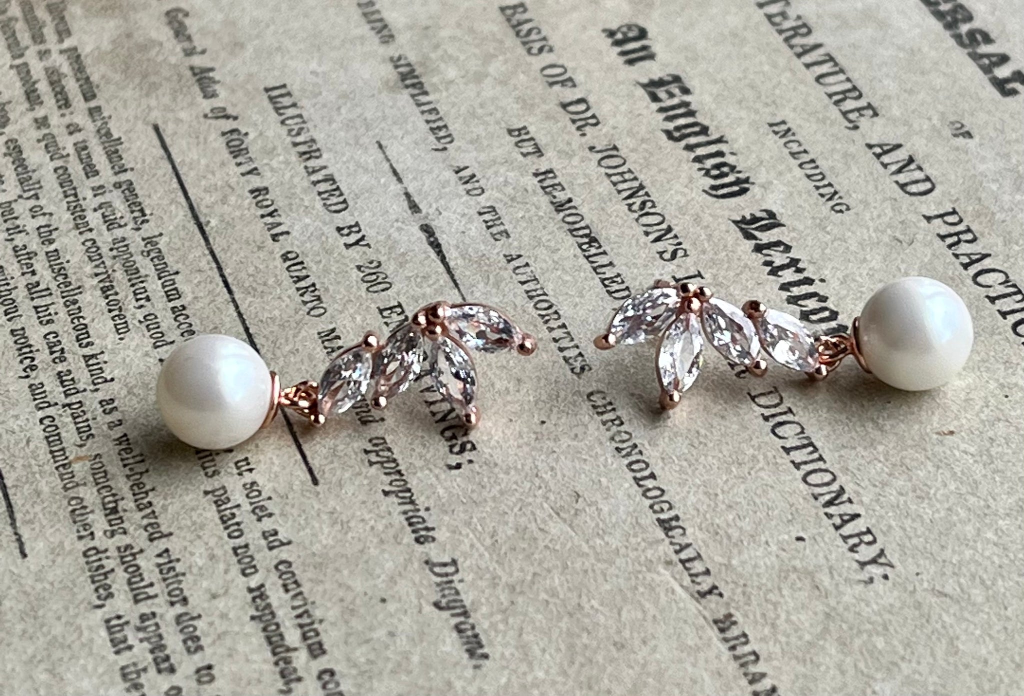 Shelly, Rose Gold & Pearl Earring