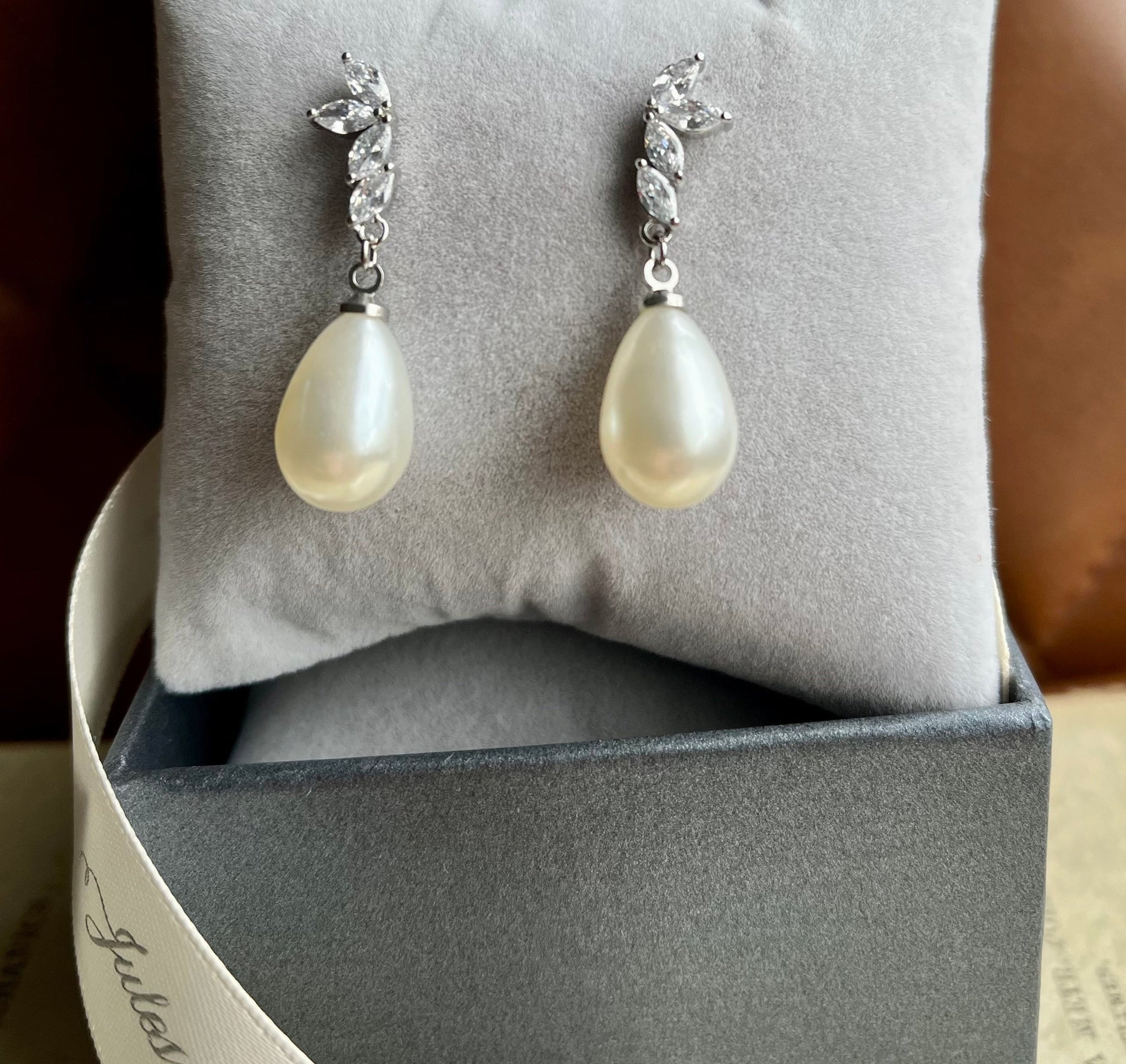 Shelly, Pearl Silver Earrings