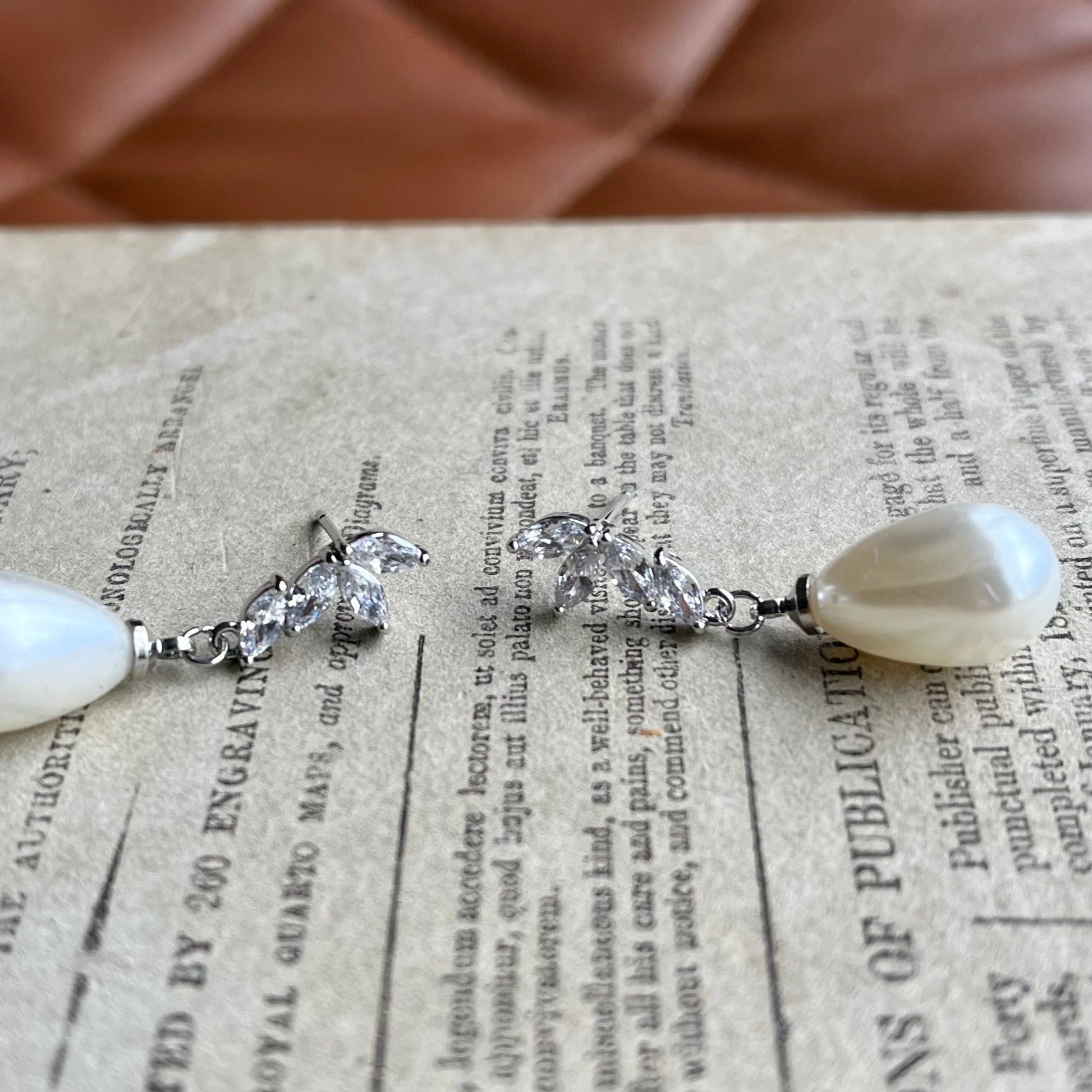 Shelly, Pearl Silver Earrings