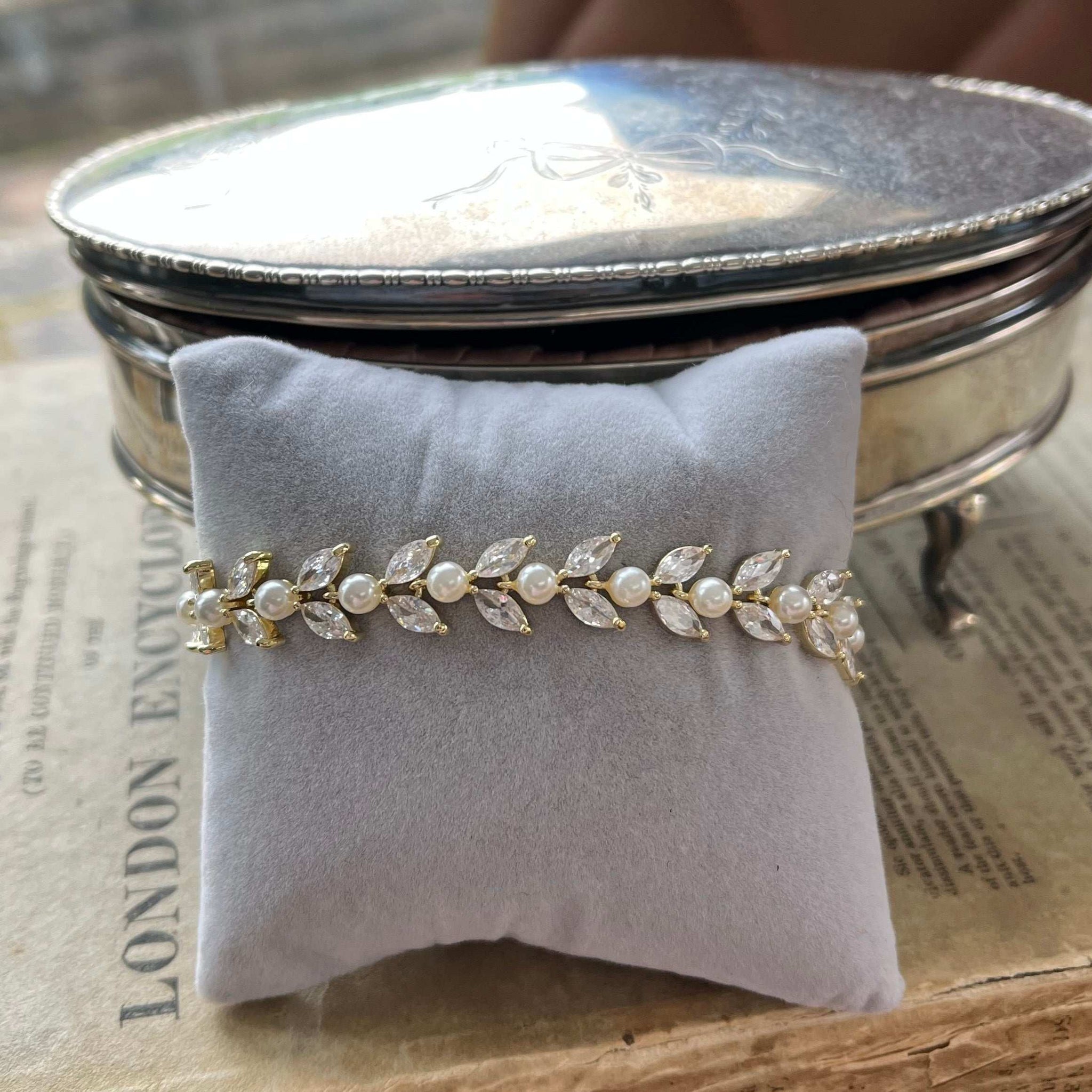 Aubrey, Gold Leaf Crystal & Pearl Bracelet