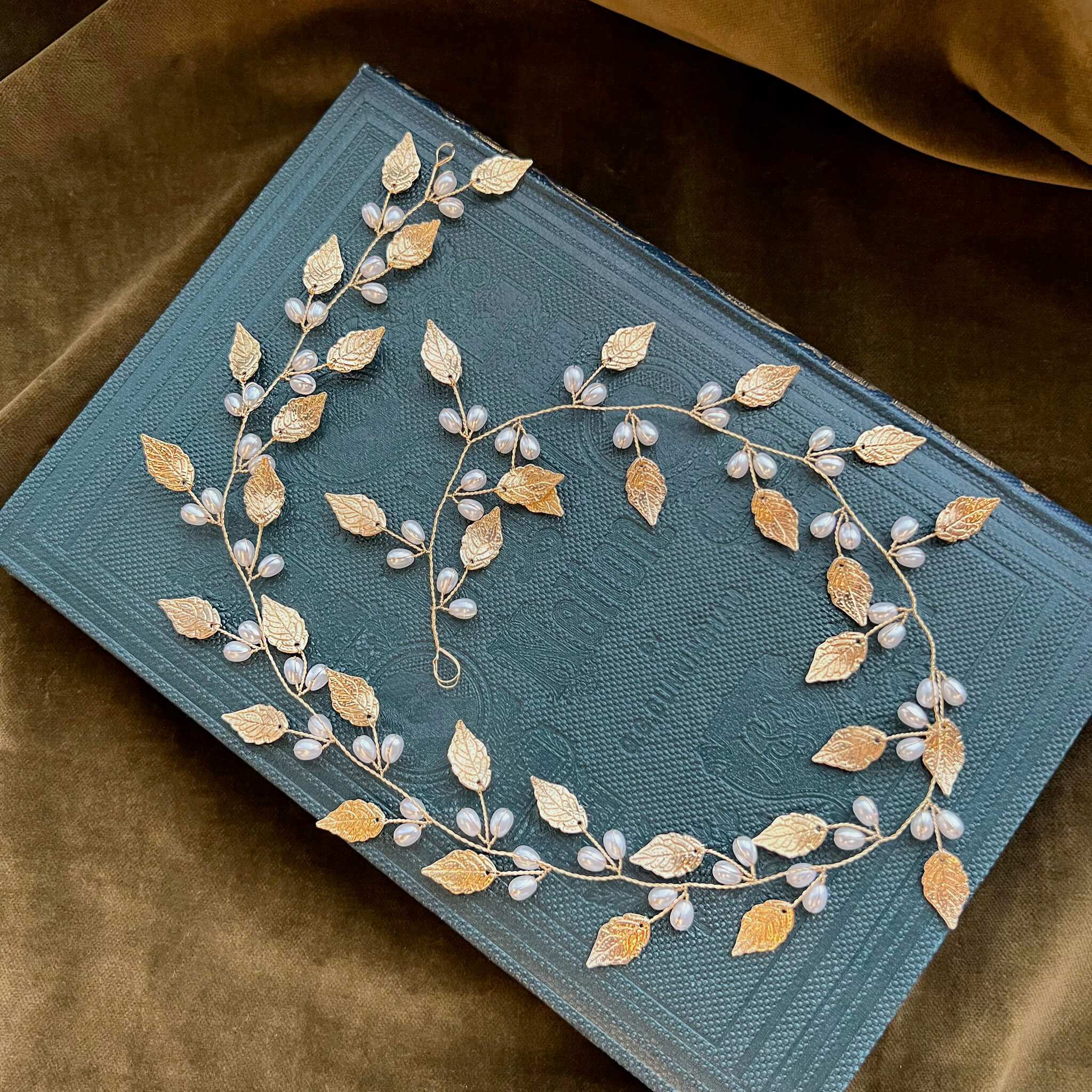Jules Bridal - Ansa, Golden Leaf Hair Vine with Pearls