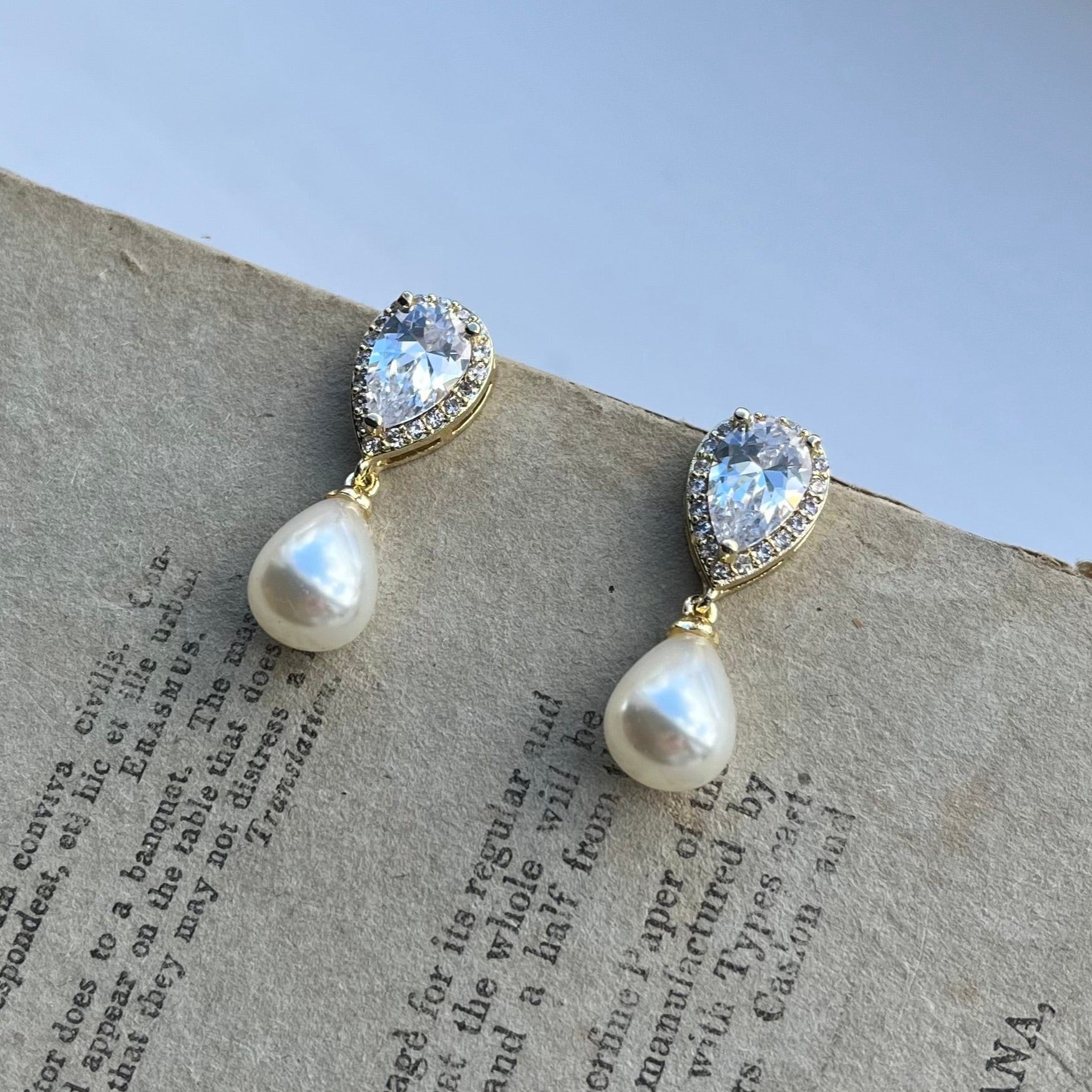 Alisha, Teardrop Pearl Gold Earrings