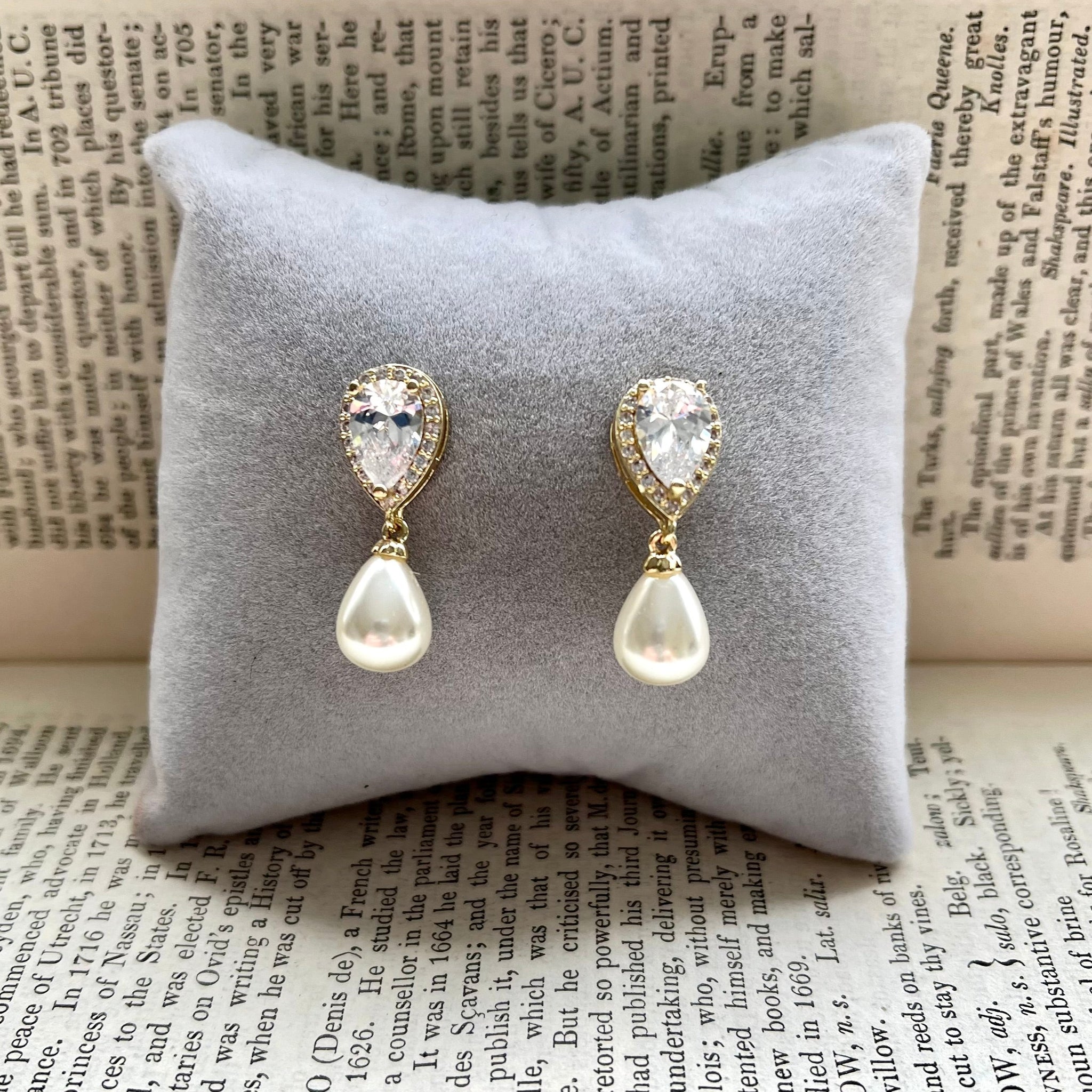 Alisha, Clip-on Teardrop Pearl Gold Earrings