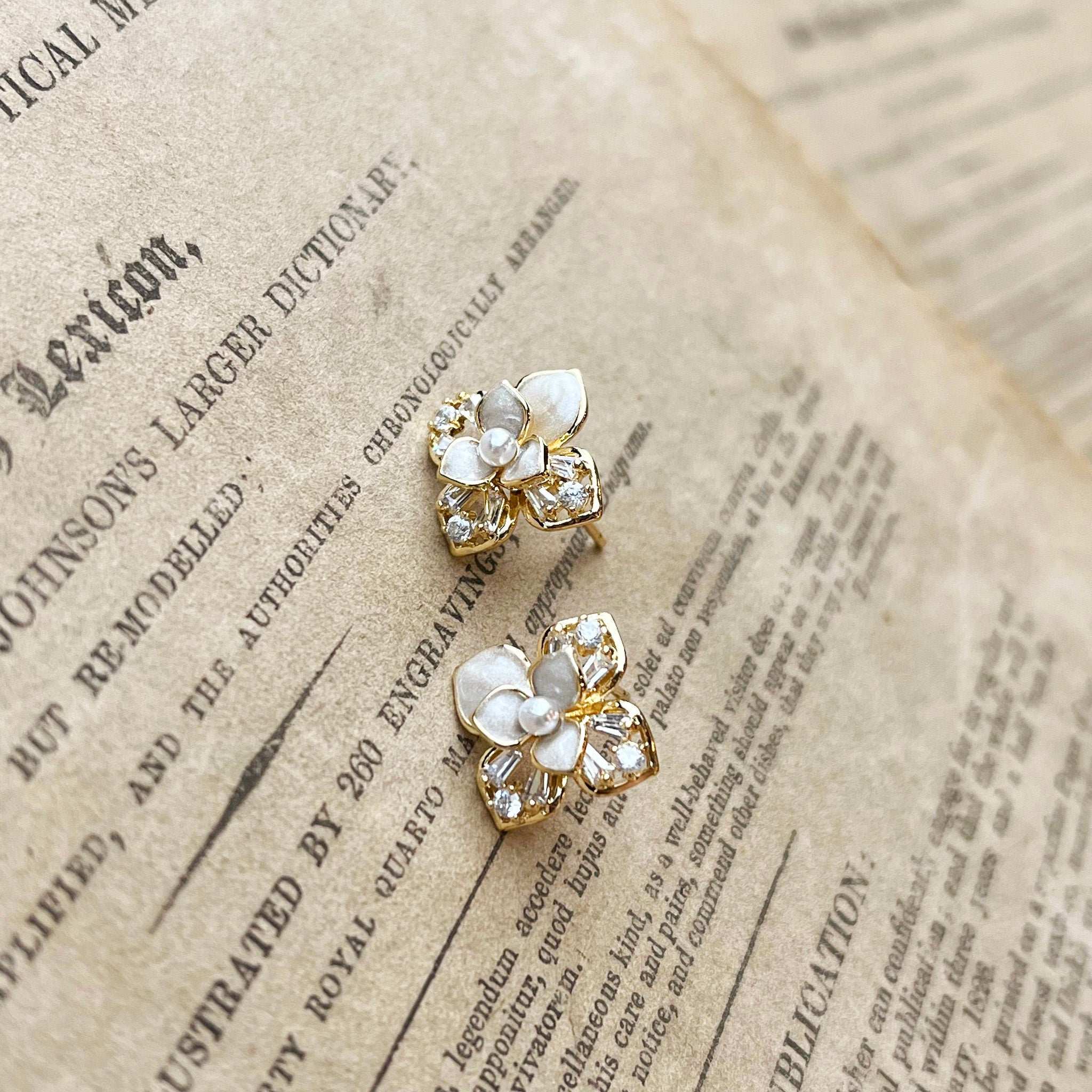 Erica, Earrings in Gold