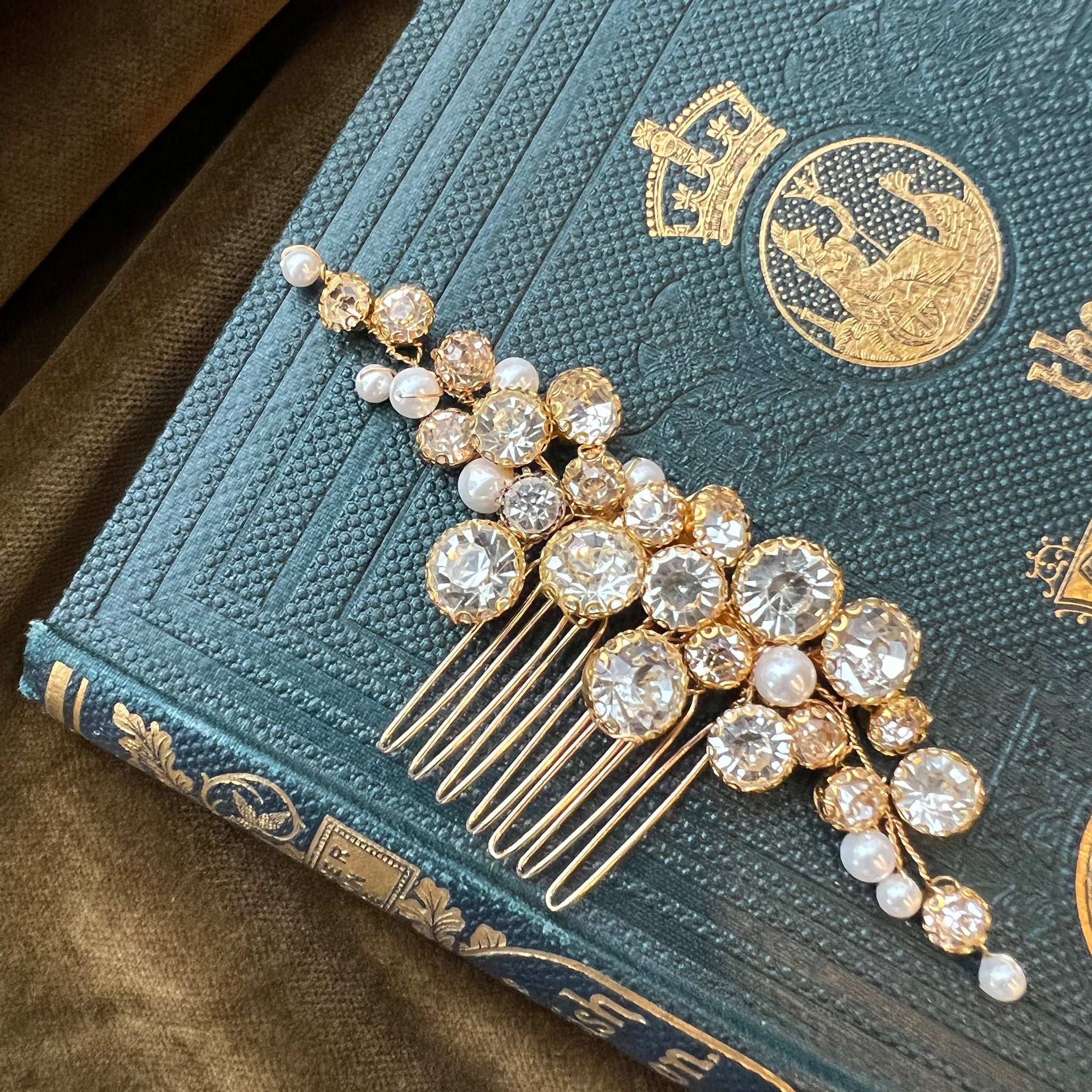 Jules Bridal - Estelle, Crystal and Pearl Hair Comb in Gold
