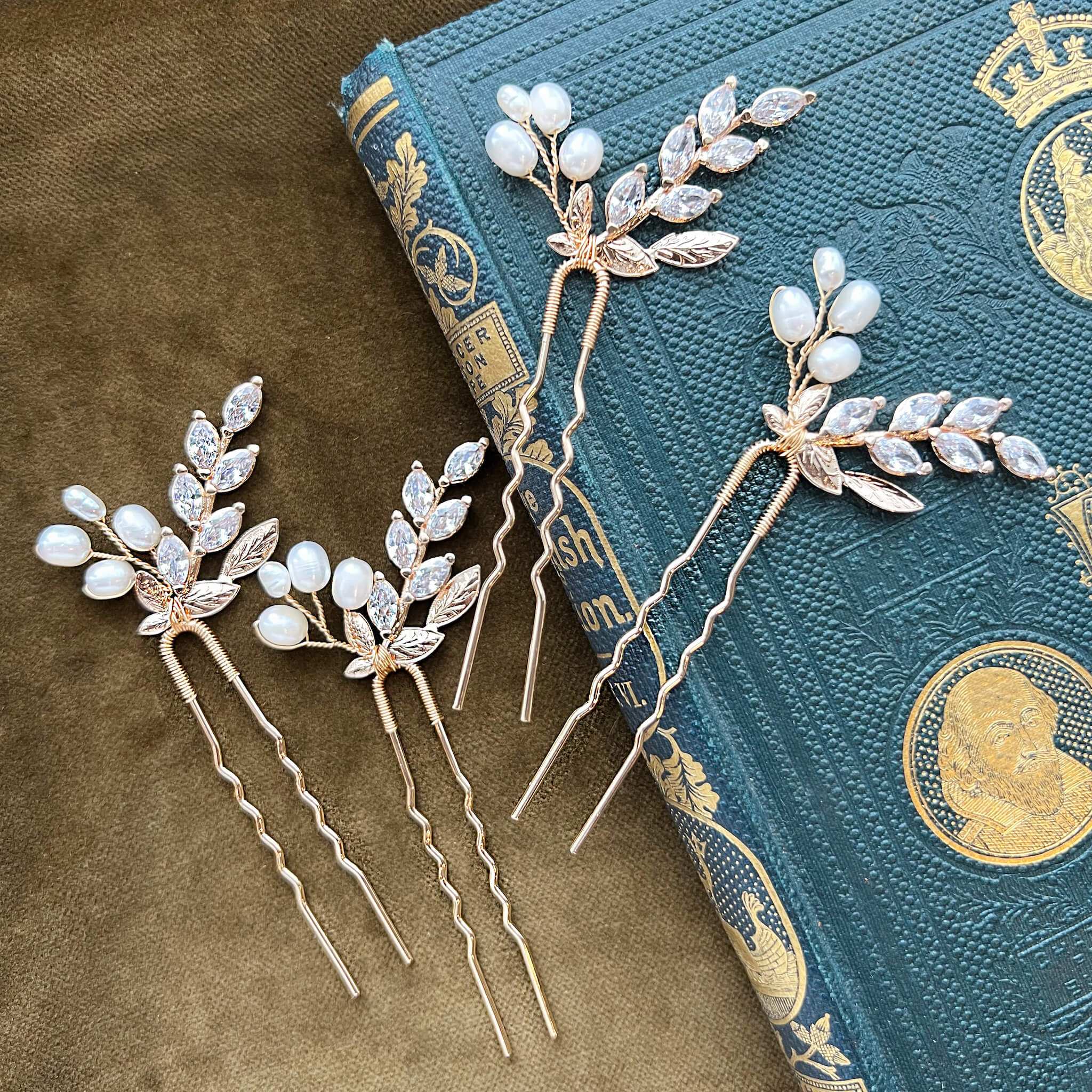 Jules Bridal - Fiona, Pearl & Gold Hair Pin Set