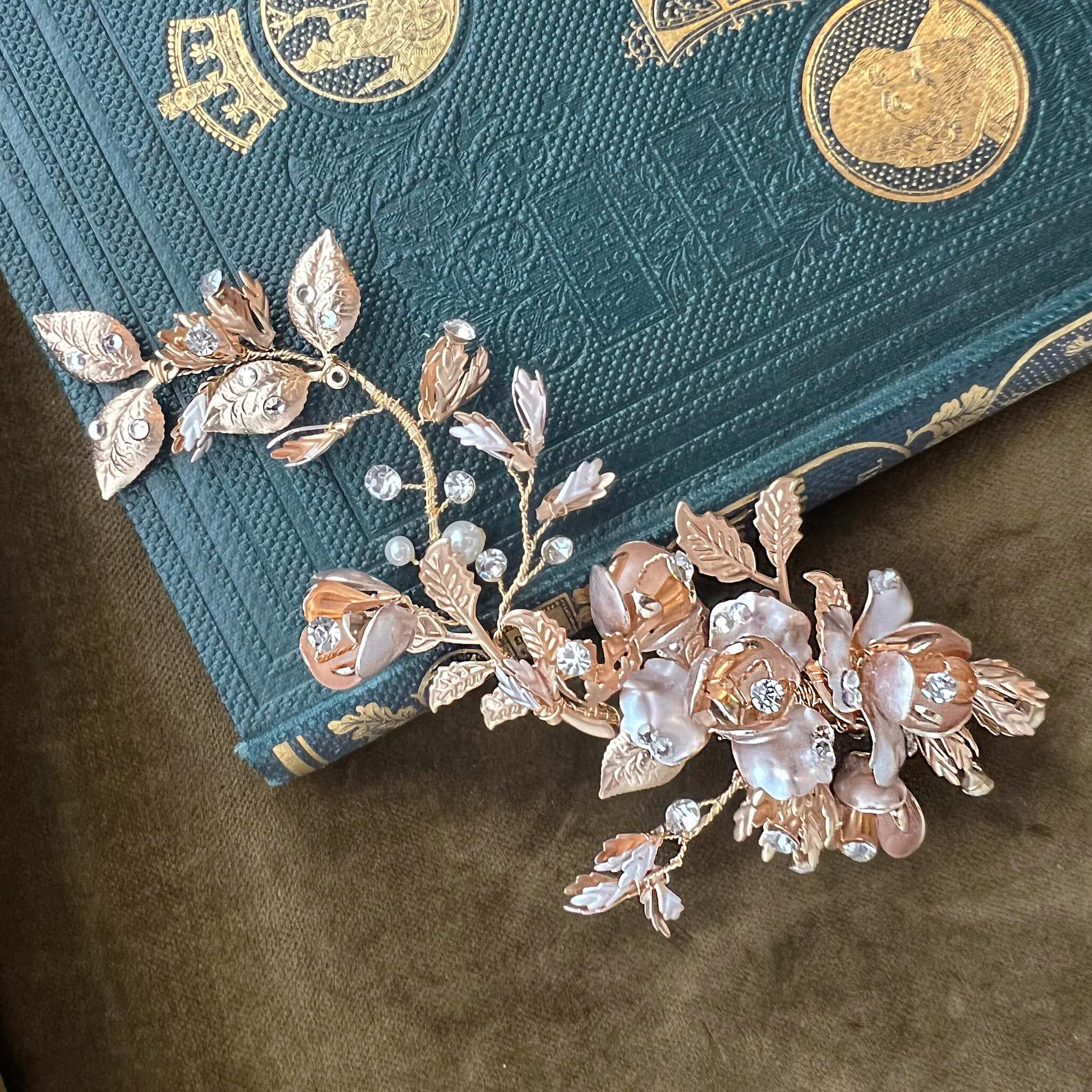 Jules Bridal - Gaia, Golden Goddess Floral Hair Clip