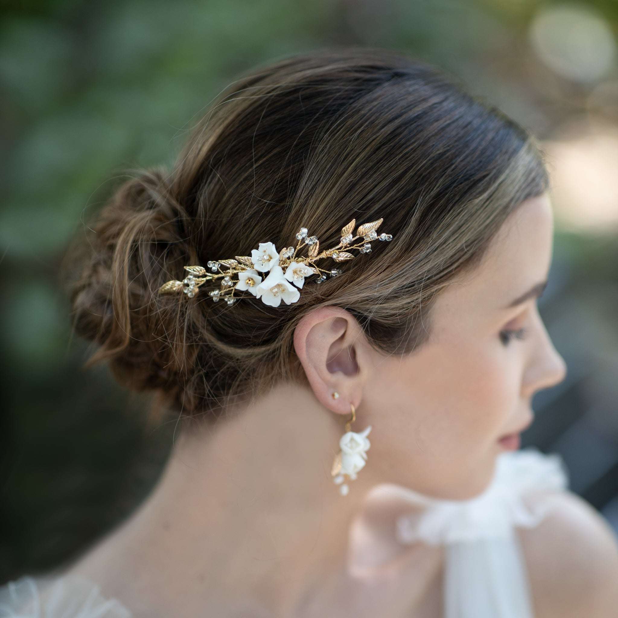 Jules Bridal - Magnhild, White Ceramic Floral Hair Comb in Gold