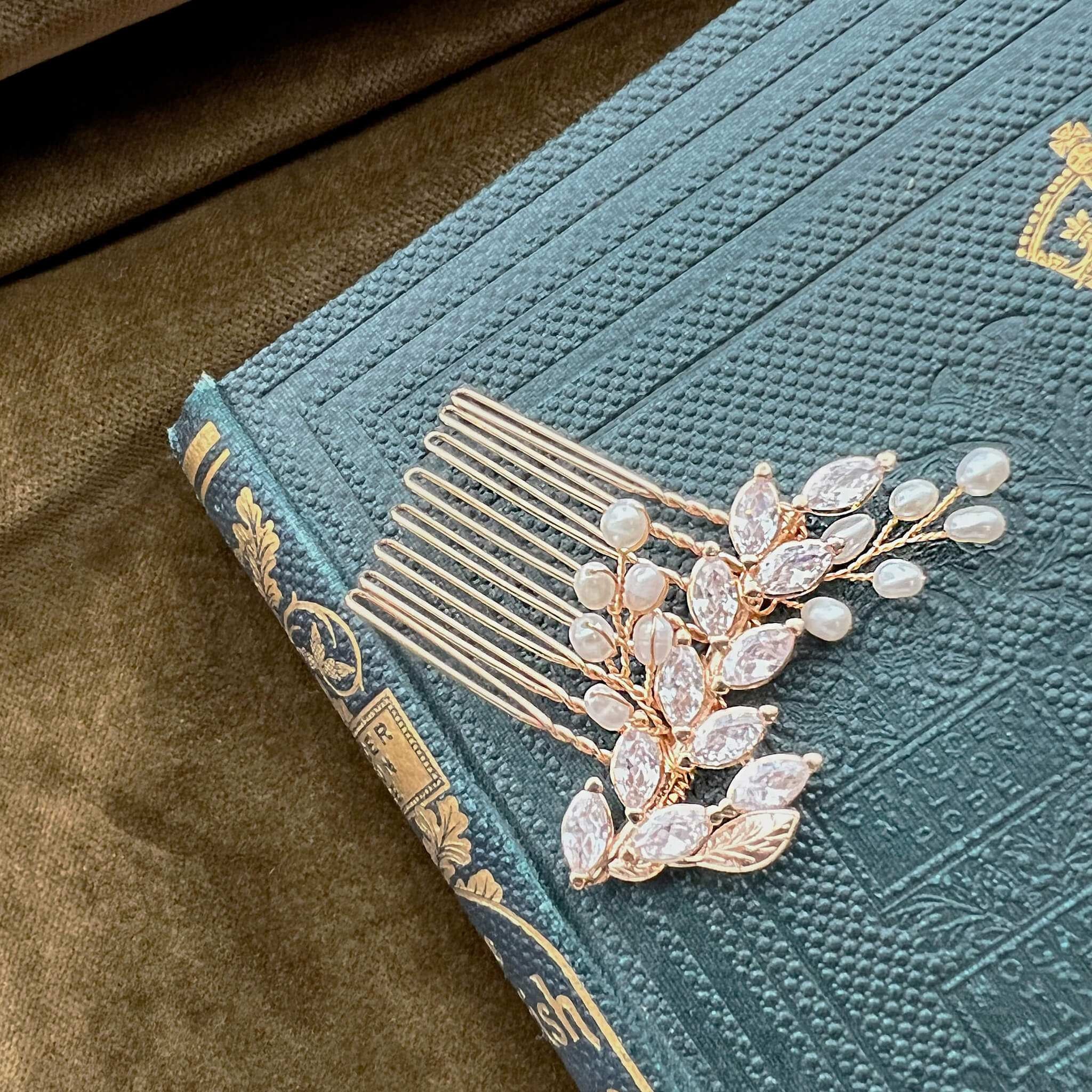 Jules Bridal - Malvina, Leaf Crystal Hair Comb with Pearls in Gold