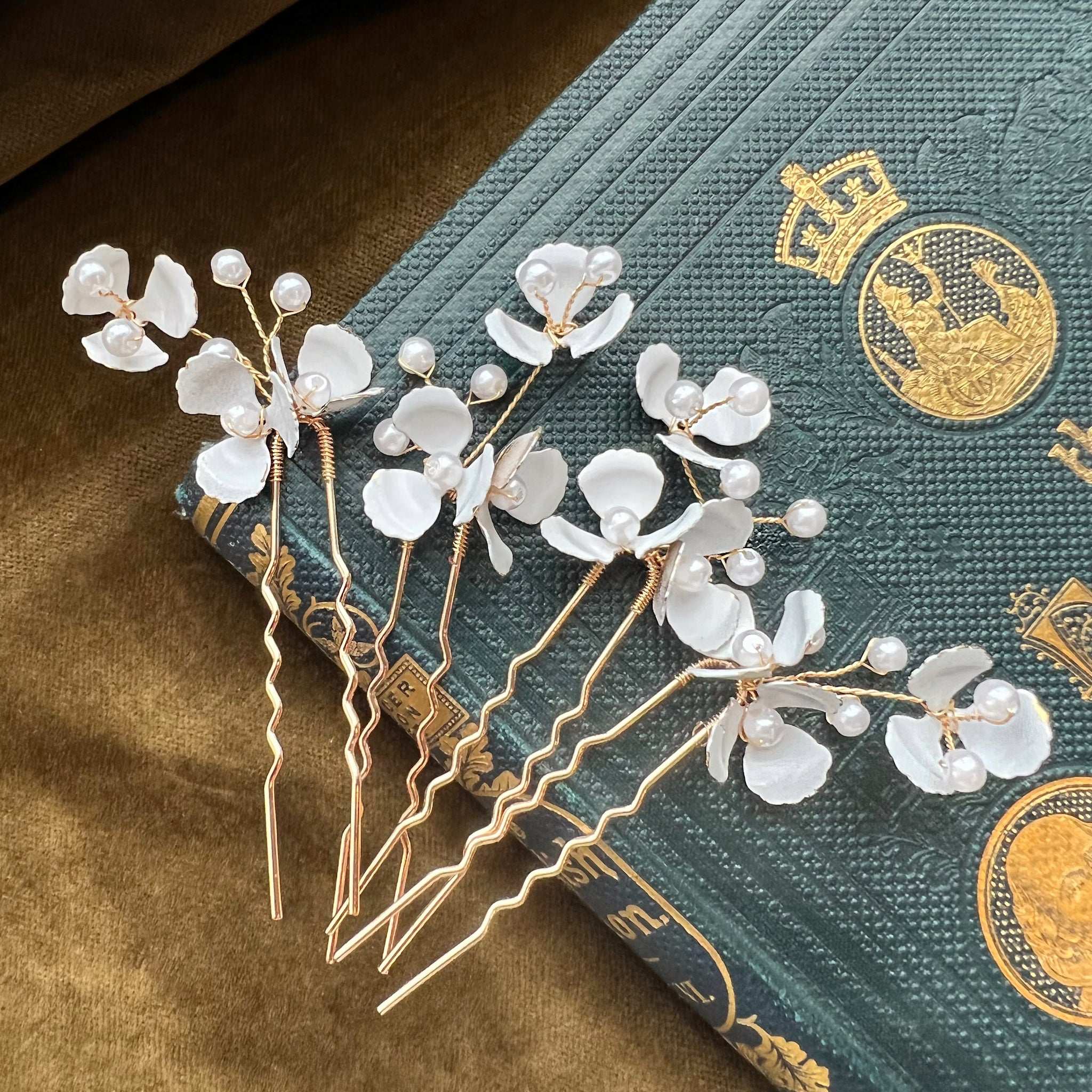 Jules Bridal - Nairna, Floral Hair Pin Set in Gold with Pearls