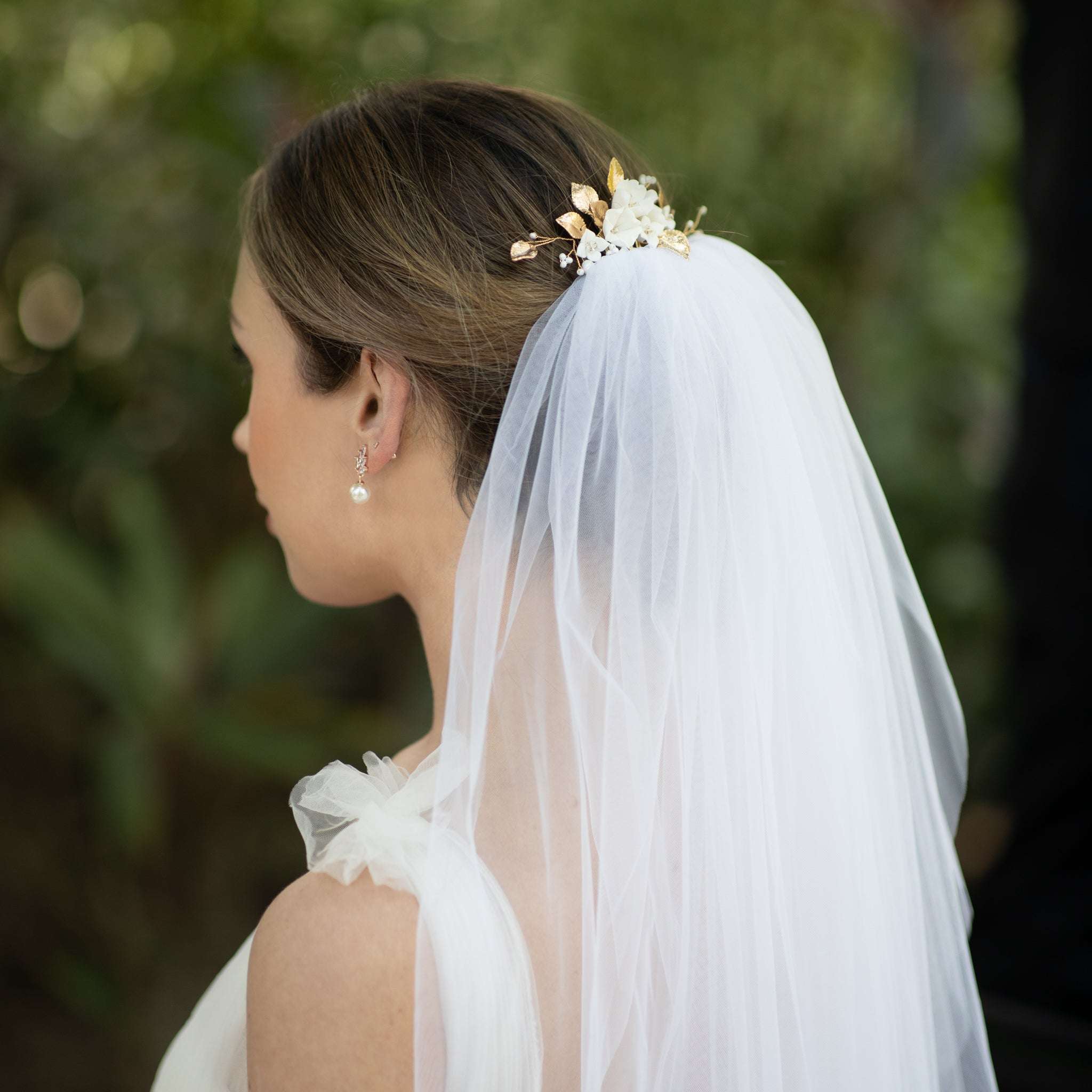 Jules Bridal - Stefanie, White Ceramic Floral Hair Comb with Pearls & Gold Leaves