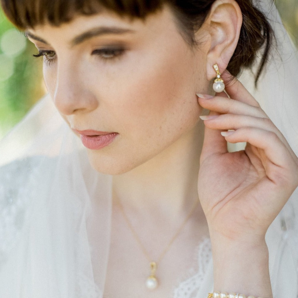 Jules Bridal - Ariel, Gold & Pearl Pendant