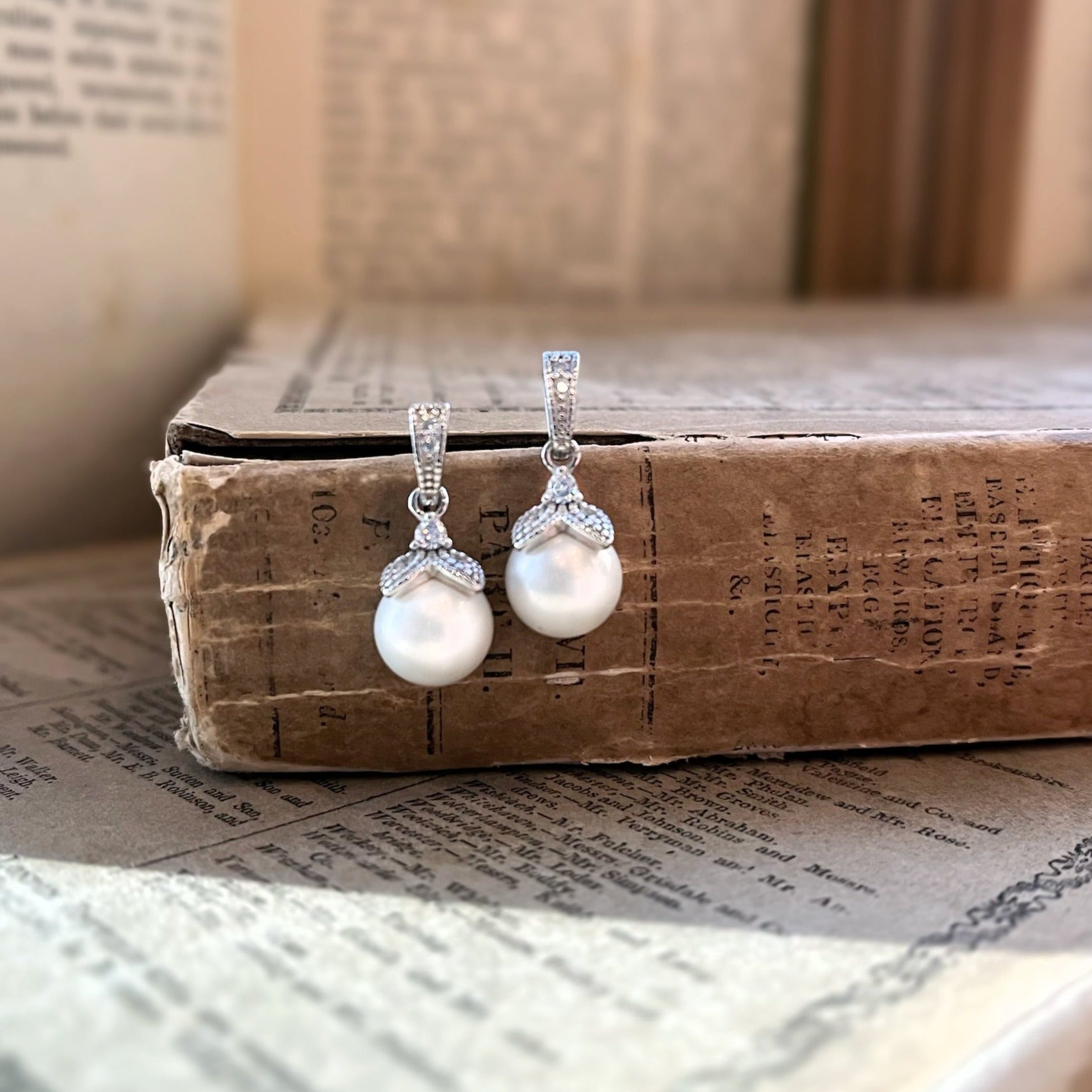 Jules-Bridal-Ariel-Old-Hollywood-Style-Pear-Drop-Earrings-Silver