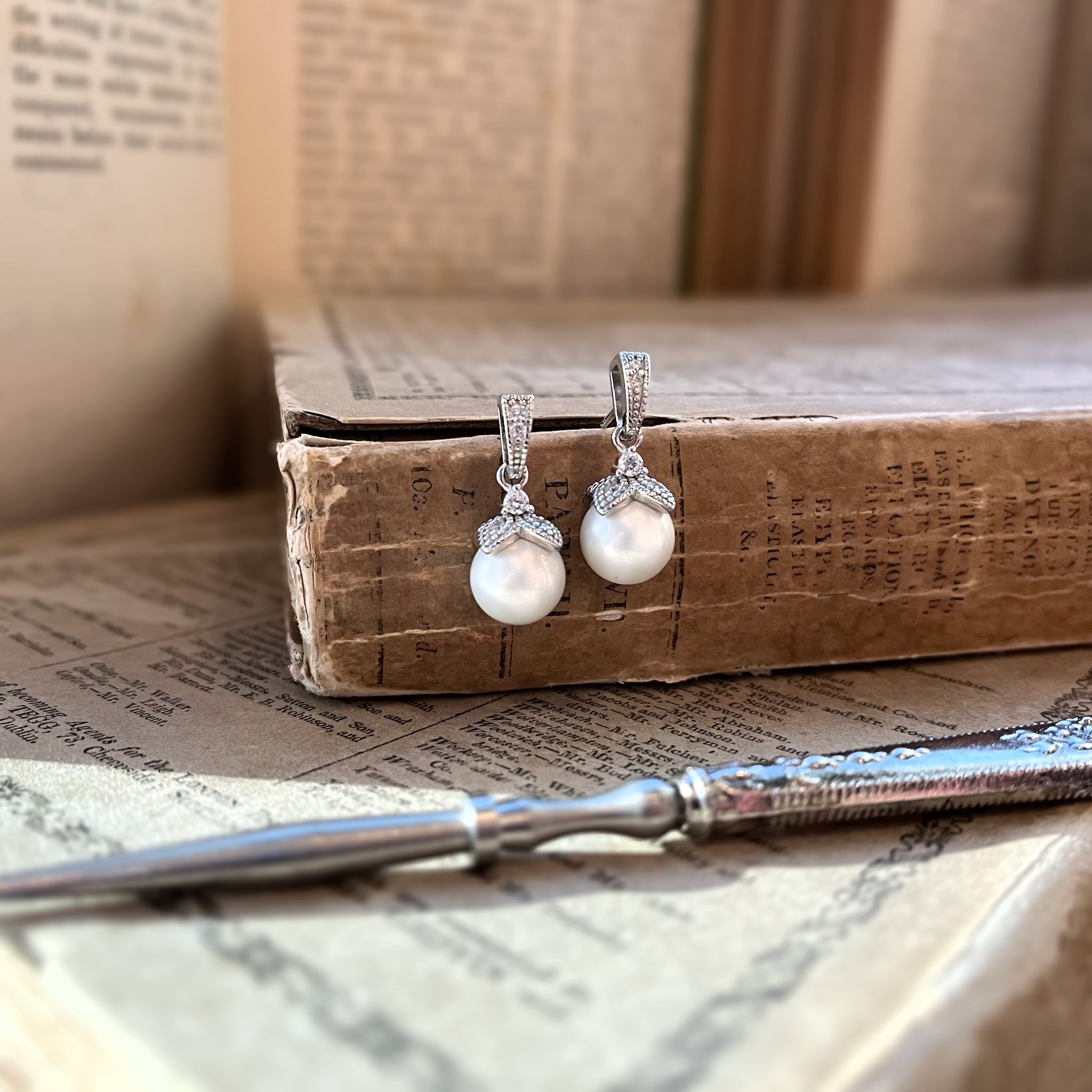 Jules-Bridal-Ariel-Old-Hollywood-Style-Pear-Drop-Earrings-Silver