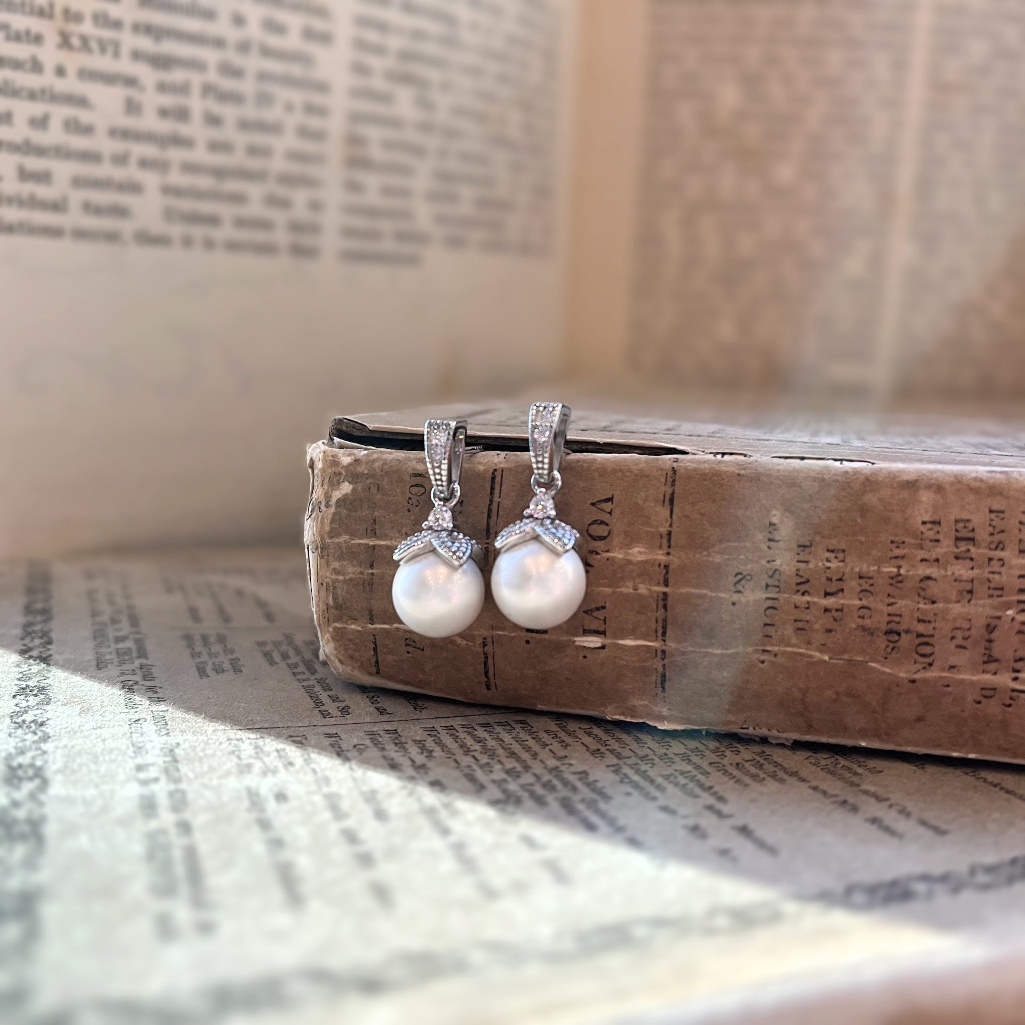 Jules-Bridal-Ariel-Old-Hollywood-Style-Pear-Drop-Earrings-Silver