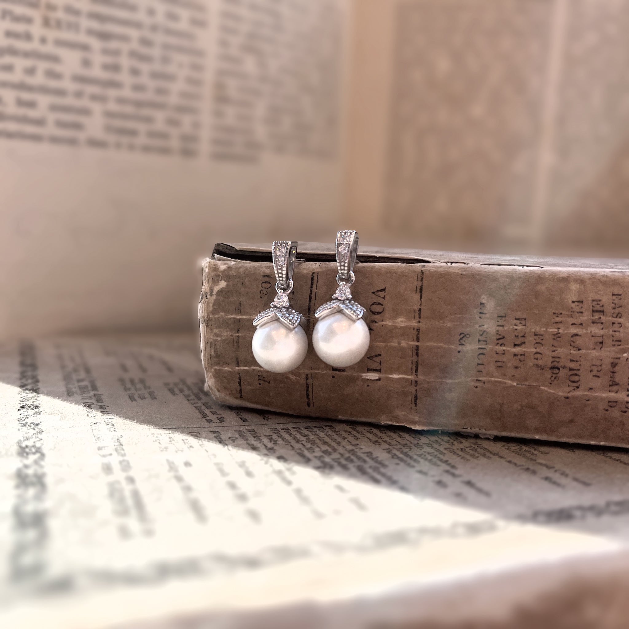 Jules-Bridal-Ariel-Old-Hollywood-Style-Pear-Drop-Earrings-Silver
