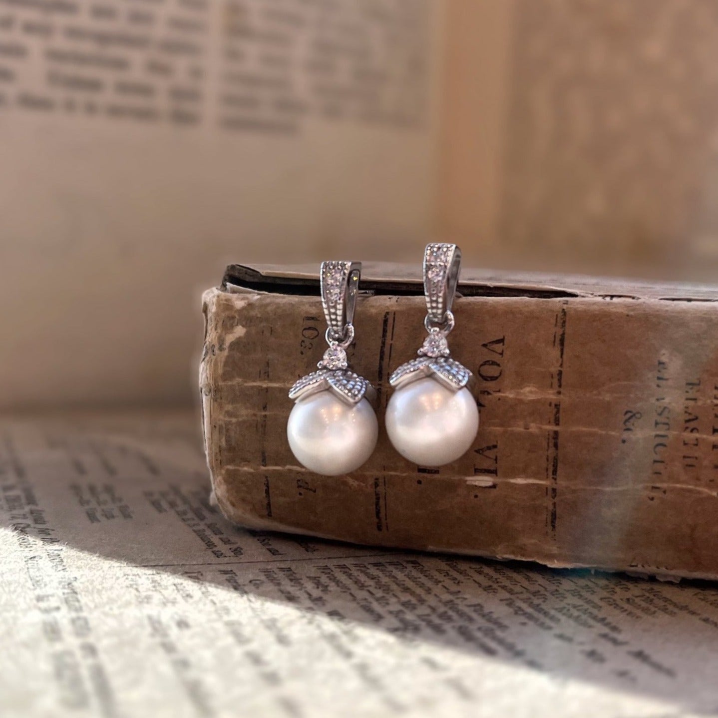 Jules-Bridal-Ariel-Old-Hollywood-Style-Pear-Drop-Earrings-Silver