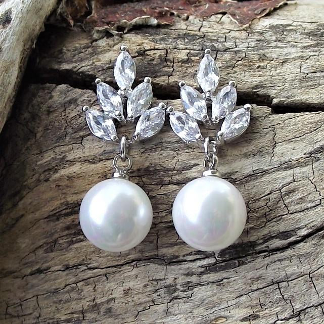 Jules Bridal - Leaf, Sparkling Pearl Drop Earrings