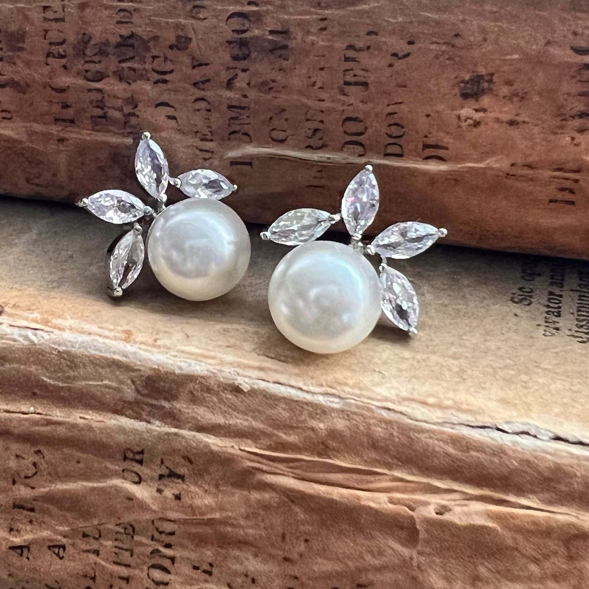 Jules Bridal - Mary, Vintage Style Pearl & Crystal Stud Earrings