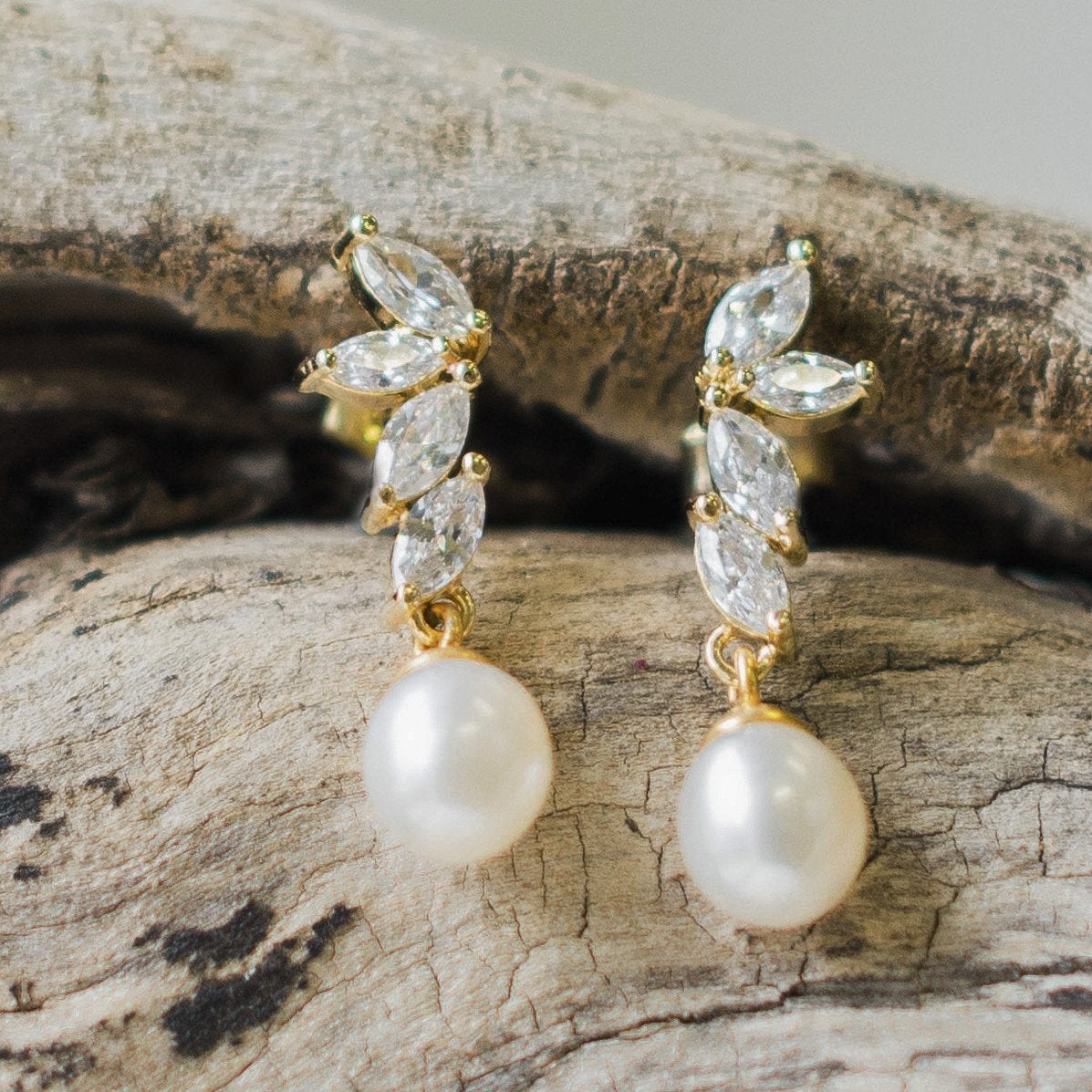 Jules Bridal - Shelly, Teardrop Pearl Gold Earrings