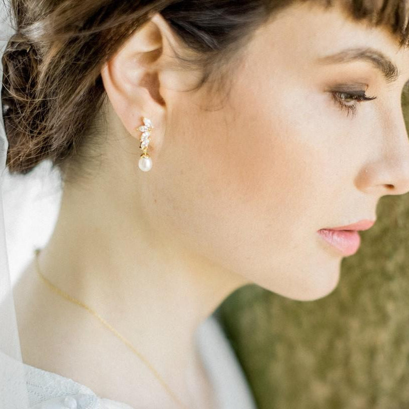 Jules Bridal - Shelly, Teardrop Pearl Gold Earrings