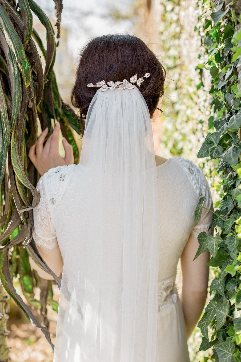 Suki, Tulle Fingertip Single Layer Veil