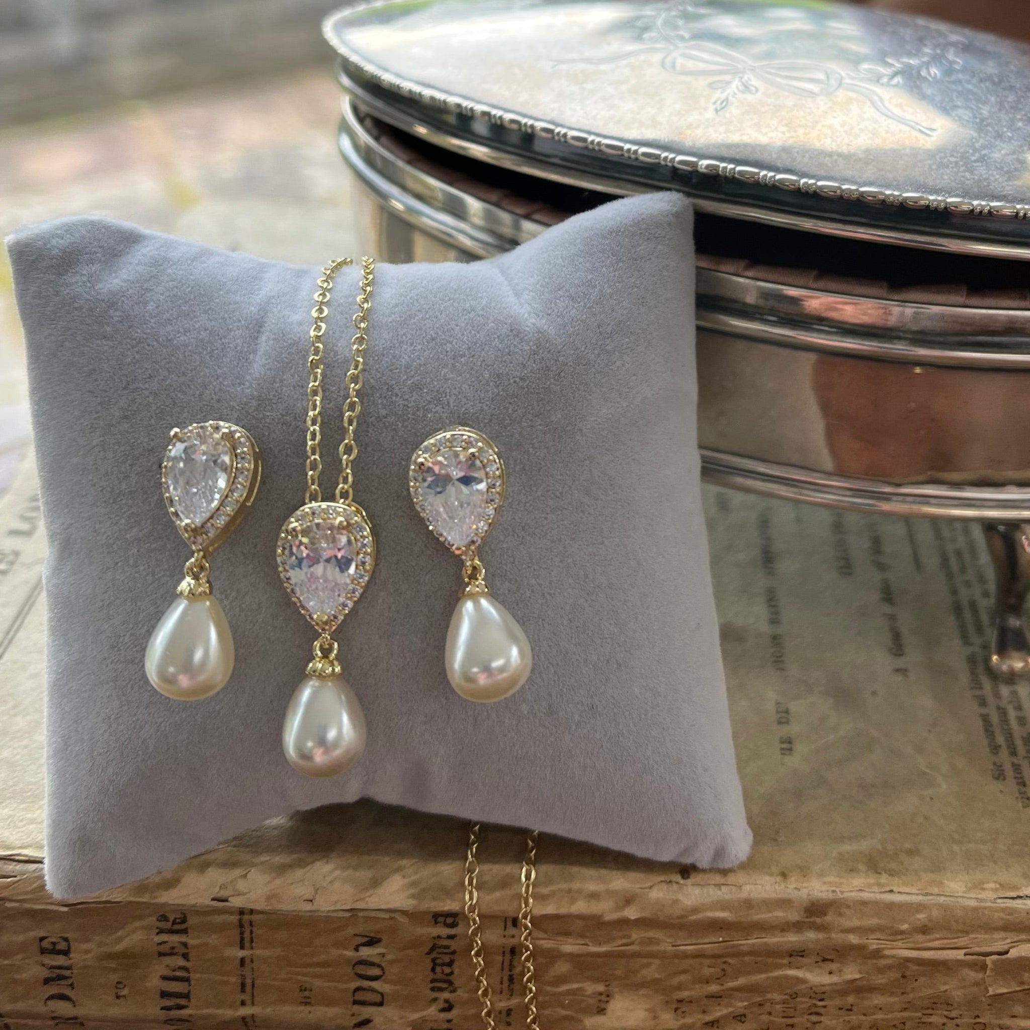 Alisha Jewellery Set, Gold Crystal Teardrop Pearl Earrings with Pendant Necklace