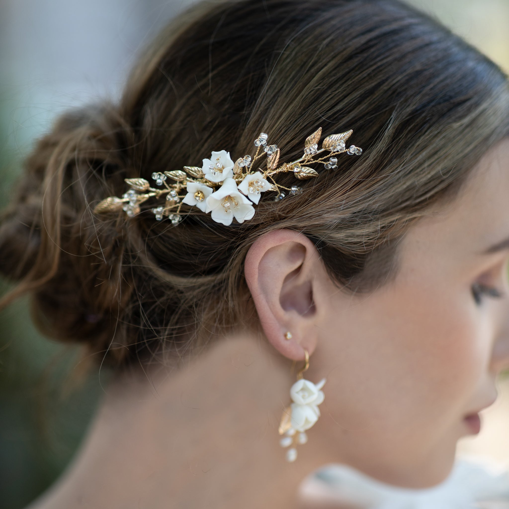 Jules Bridal - Magnhild, White Ceramic Floral Hair Comb in Gold