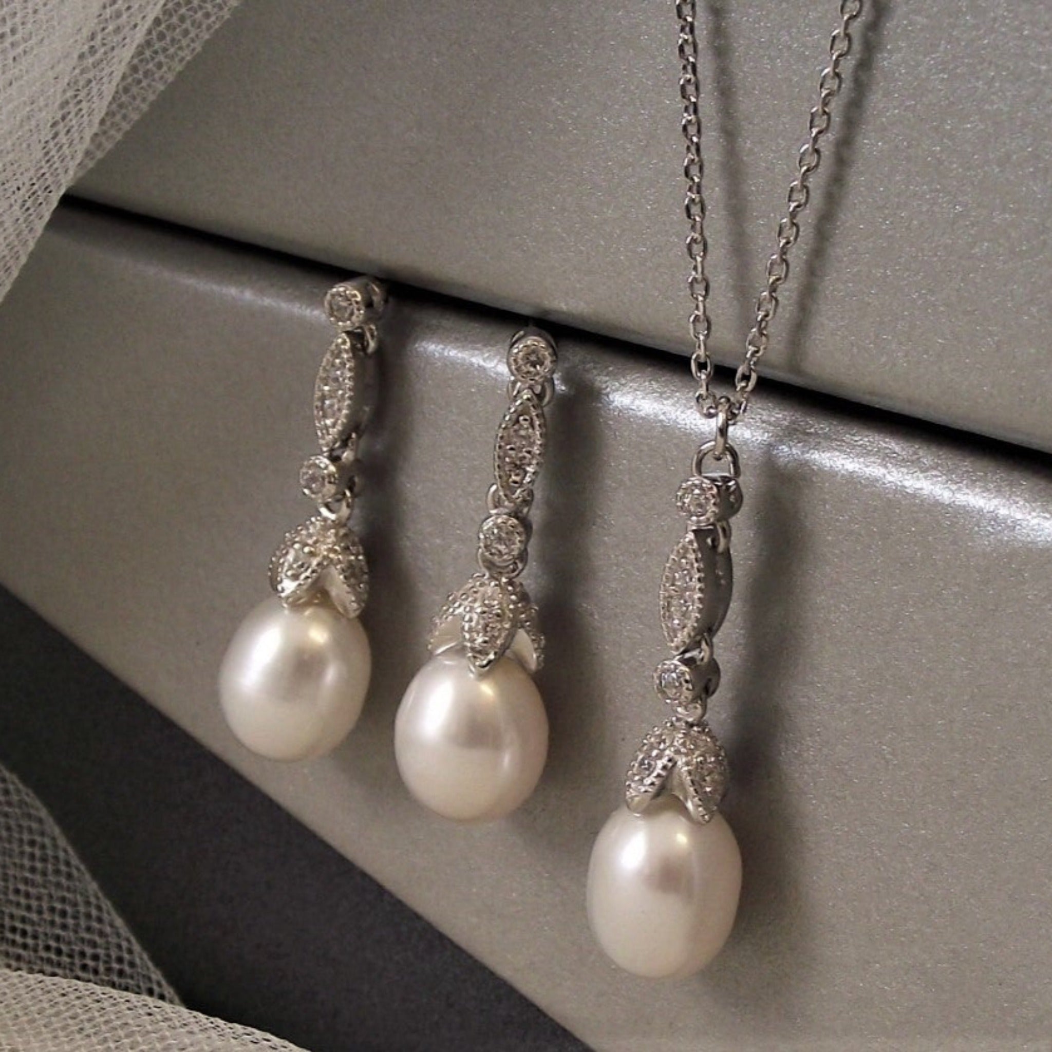 AWAVM Faux Pearl Set - Long Dangle Earrings, 3 Row Stretch Bracelet, 1920 Pearl Necklace - Party Prom Wedding Festival Set (3 PCS
