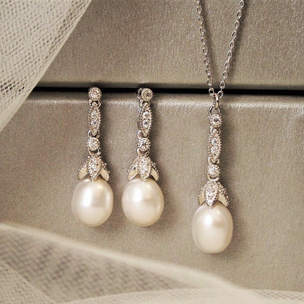 Beverly Jewellery Set, Freshwater Pearl Earrings with Pendant